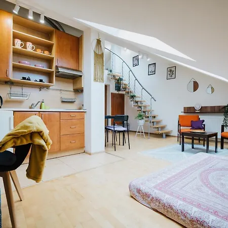 Happynest In Old Town Apartamento