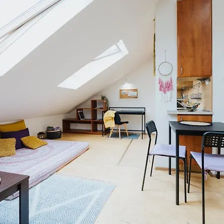 아파트 Happynest In Old Town *